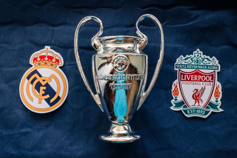 Real Madrid - Liverpool címerek BL 2022