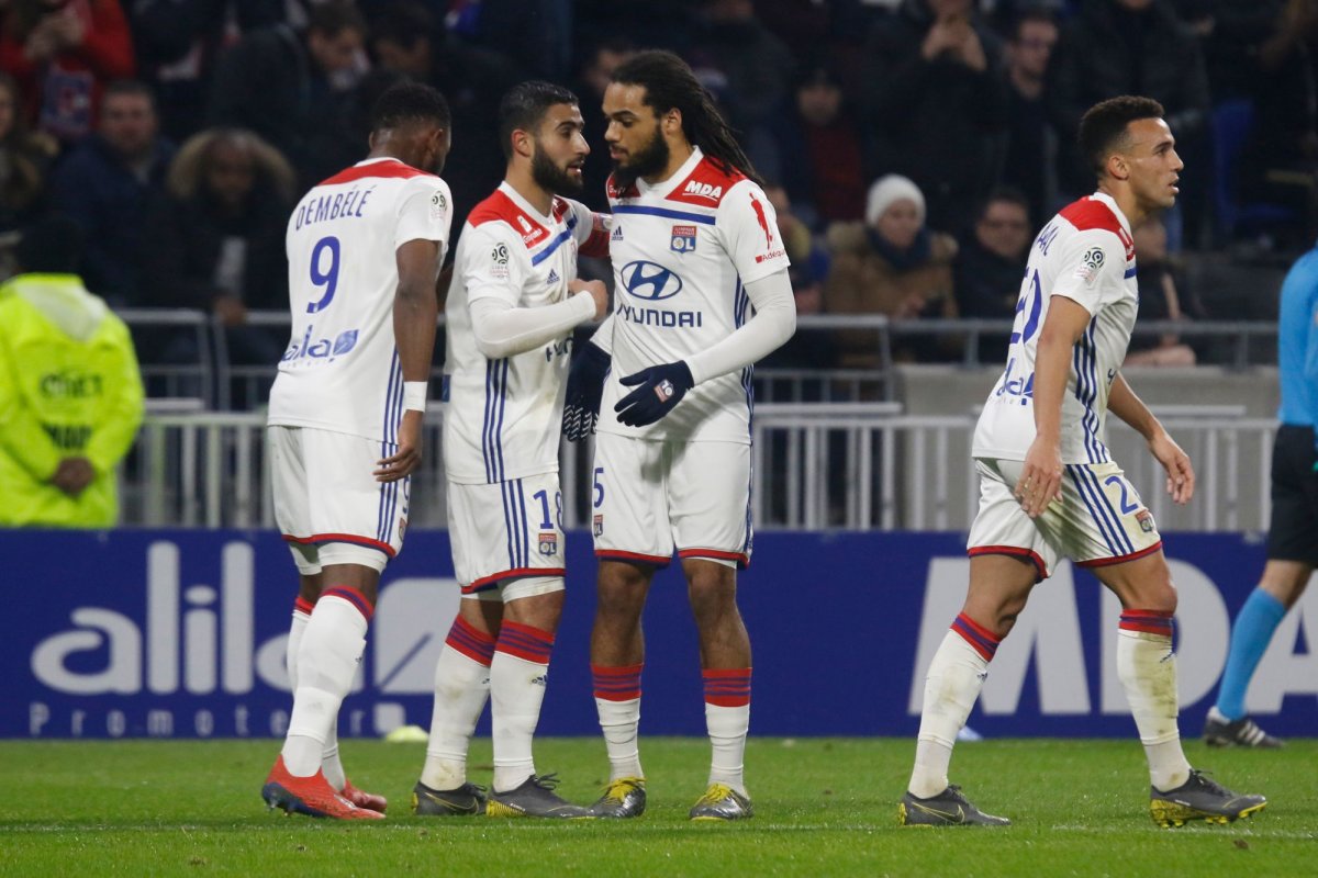 Olympique Lyon játékosok 004 Fekir Nabil, Denayer Jason és Dembele Moussa (Fotó: Romain Biard / Shutterstock.com)