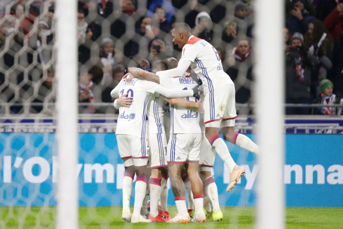 Olympique Lyon játékosok 005 Olympique Lyon játékosainak gólöröme (Fotó: Romain Biard / Shutterstock.com)
